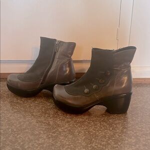 Stylish Women's Ankle Boots - Gray